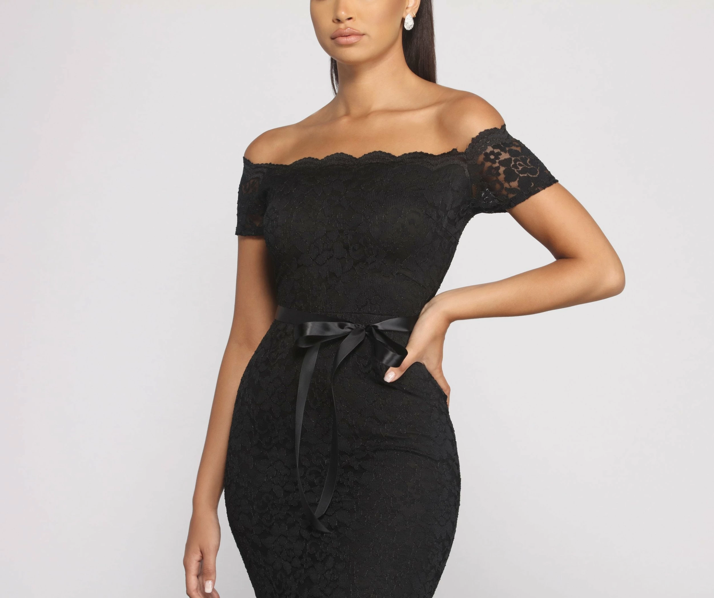 Windsor. Paige Formal Off-The-Shoulder Scalloped Lace Dress 9 Windsor. Paige Formal Off-The-Shoulder Scalloped Lace Dress - Image 7