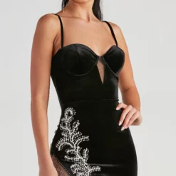 Windsor. Laney Rhinestone Pearl Velvet Mini Dress -Deals Skirt Store 05001 1183 4