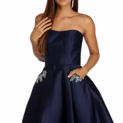 Windsor. Noelle Formal Satin Party Dress
