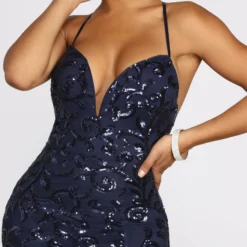 Windsor. Alese Scroll Sequin Cross Back Mermaid Dress -Deals Skirt Store 05002 0704 4 c2a65a3b 27a9 4727 ae7a 0b65b933286f