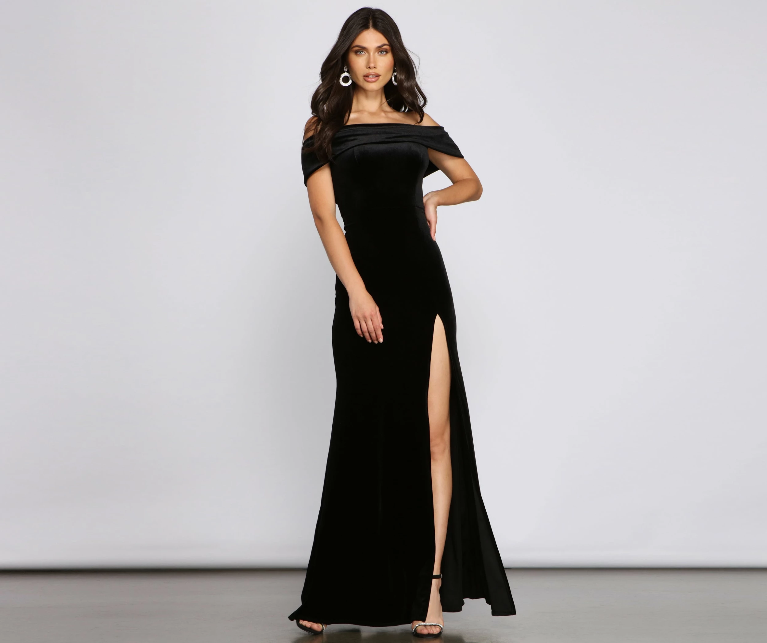 Windsor. Olivia Formal Velvet Off-The-Shoulder Dress 3 Windsor. Olivia Formal Velvet Off-The-Shoulder Dress
