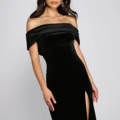 Windsor. Olivia Formal Velvet Off-The-Shoulder Dress 17 Windsor. Olivia Formal Velvet Off-The-Shoulder Dress -Deals Skirt Store 05002 1546 4 62432f12 c3a8 4942 a21b f0ab86a78bab