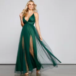 Windsor. Saylor Formal Double Slit Tulle Dress