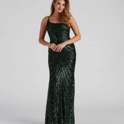 Windsor. Jelani Formal Sequin Mermaid Dress
