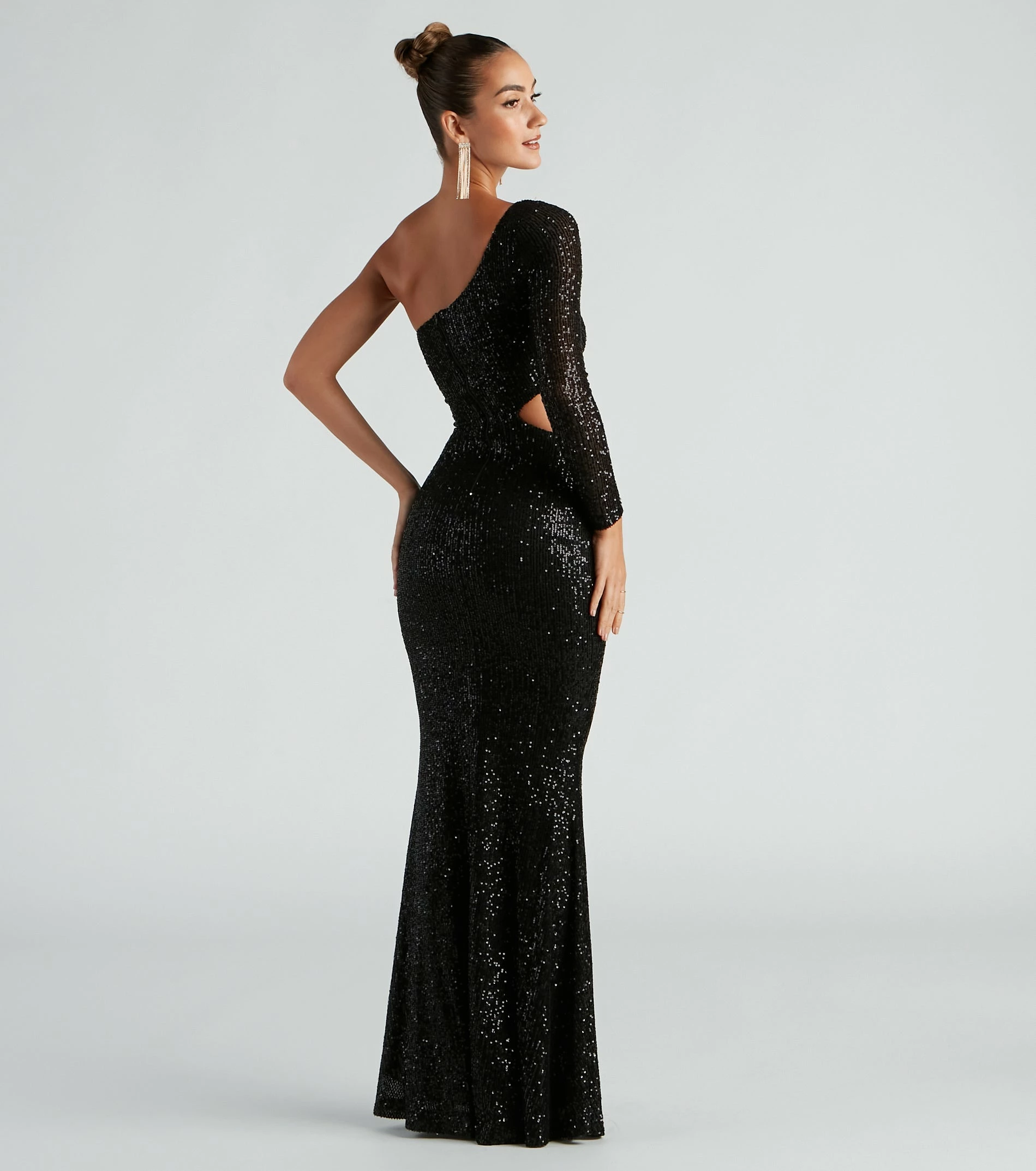 Windsor. Emmie Formal Sequin One-Shoulder Dress 8 Windsor. Emmie Formal Sequin One-Shoulder Dress - Image 6