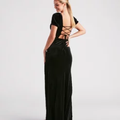 Windsor. Claudia Formal Velvet Slit Mermaid Dress