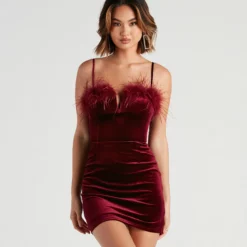 Windsor. Enchanting Night Velvet Marabou Dress