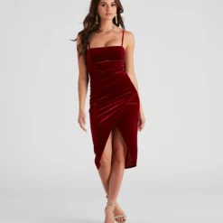 Windsor. Posh Party Pleated Velvet Midi Dress