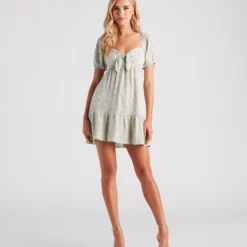 Windsor. Playful Touch Crepe Daisy Print Short Dress 8 Windsor. Playful Touch Crepe Daisy Print Short Dress -Deals Skirt Store 05101 2338 3