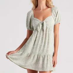 Windsor. Playful Touch Crepe Daisy Print Short Dress 9 Windsor. Playful Touch Crepe Daisy Print Short Dress -Deals Skirt Store 05101 2338 4