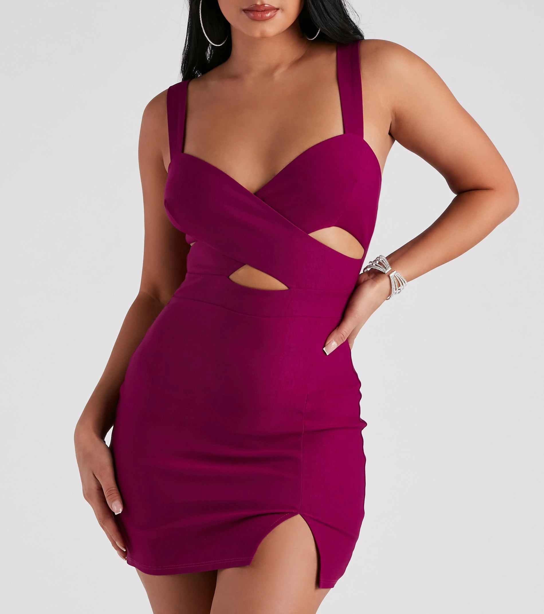 Windsor. Cross It Off V-Neck Short Dress 10 Windsor. Cross It Off V-Neck Short Dress - Image 8